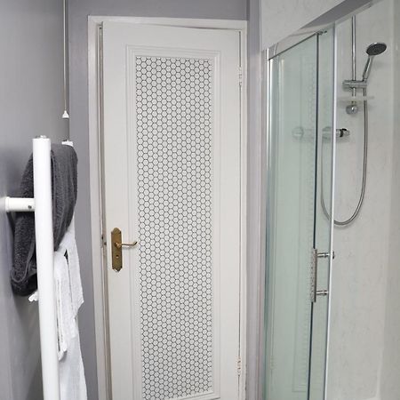 Superb 3 Bedroom Flat In Stafford Luaran gambar