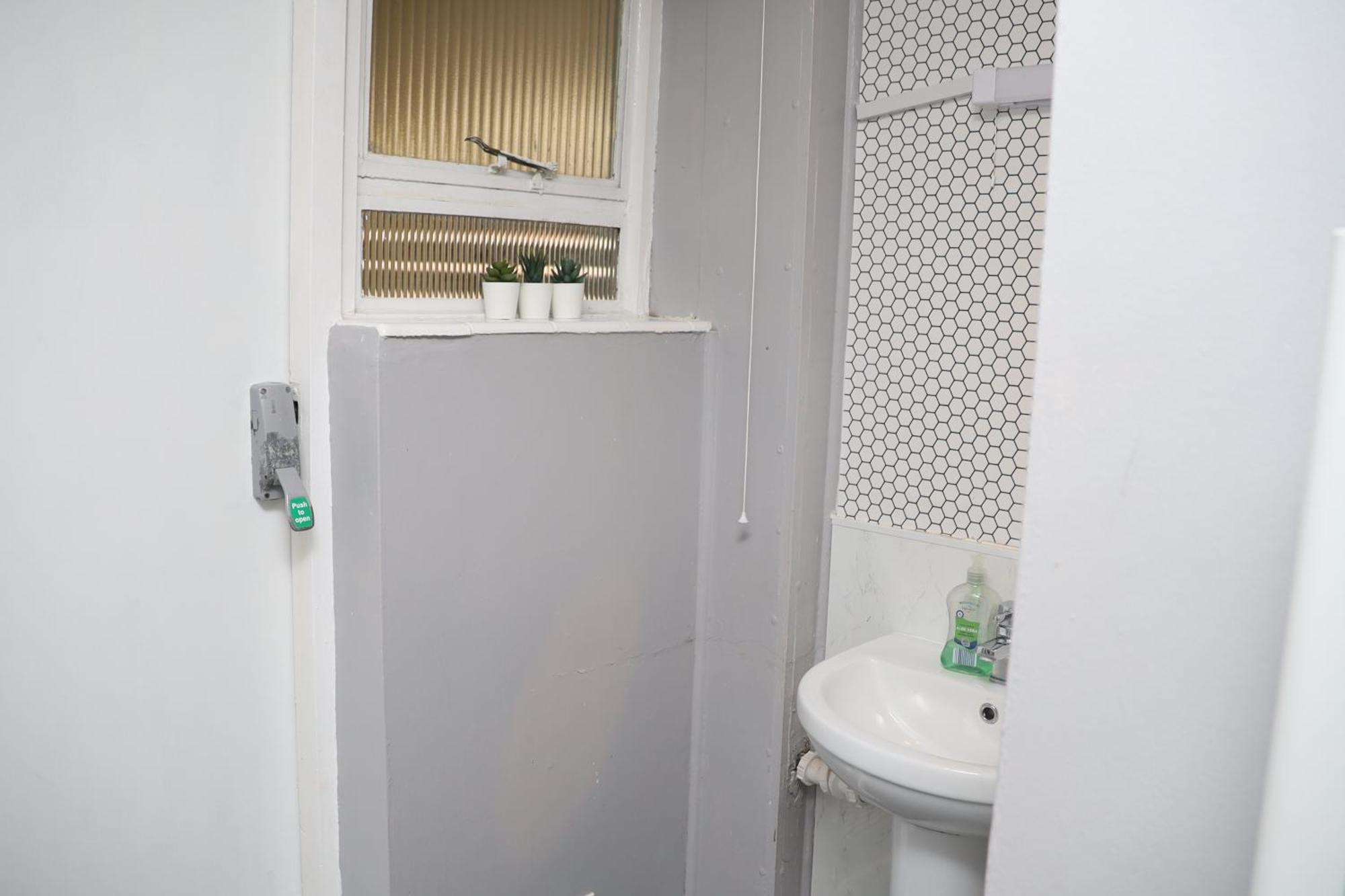 Superb 3 Bedroom Flat In Stafford Luaran gambar