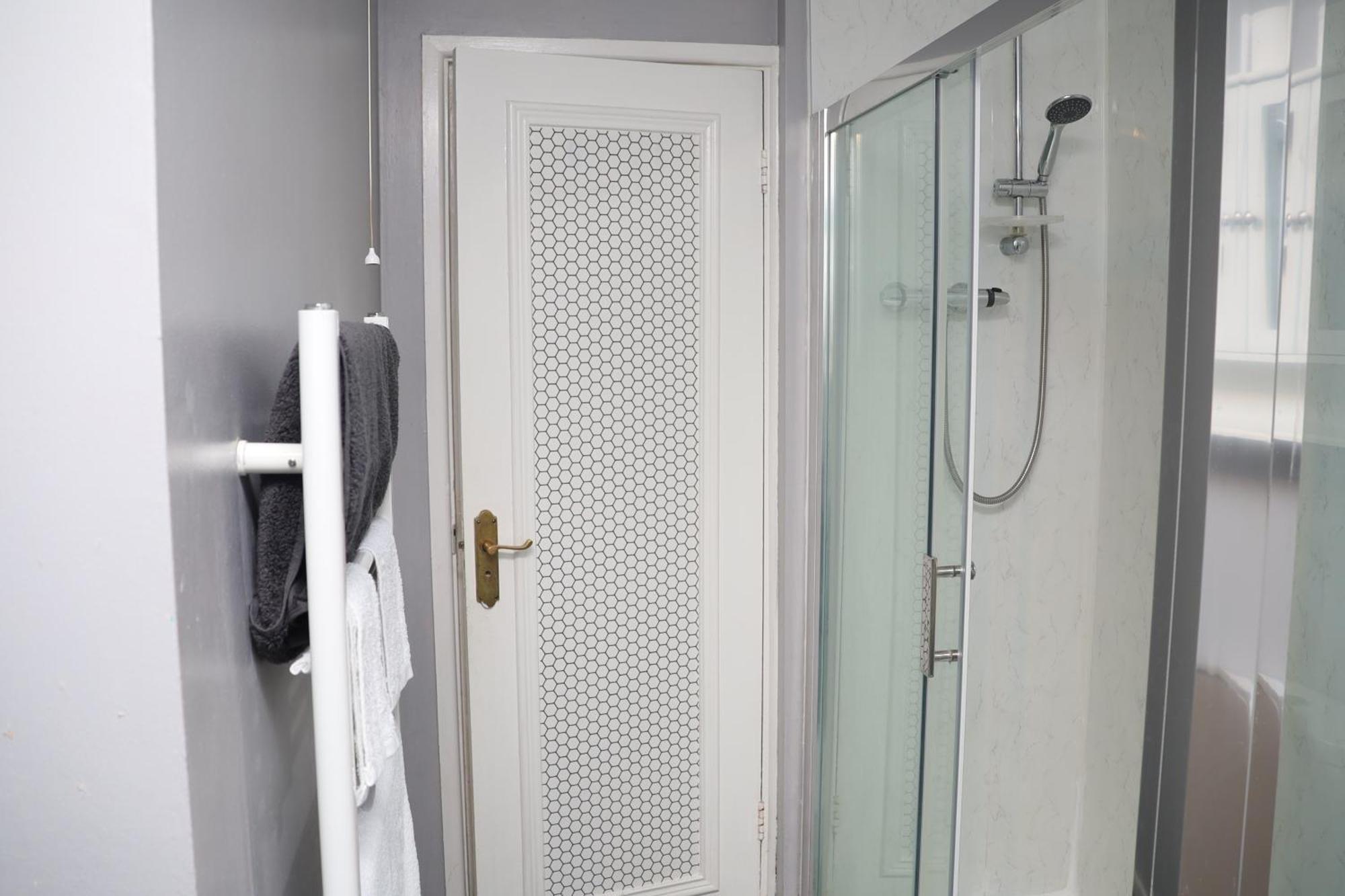 Superb 3 Bedroom Flat In Stafford Luaran gambar