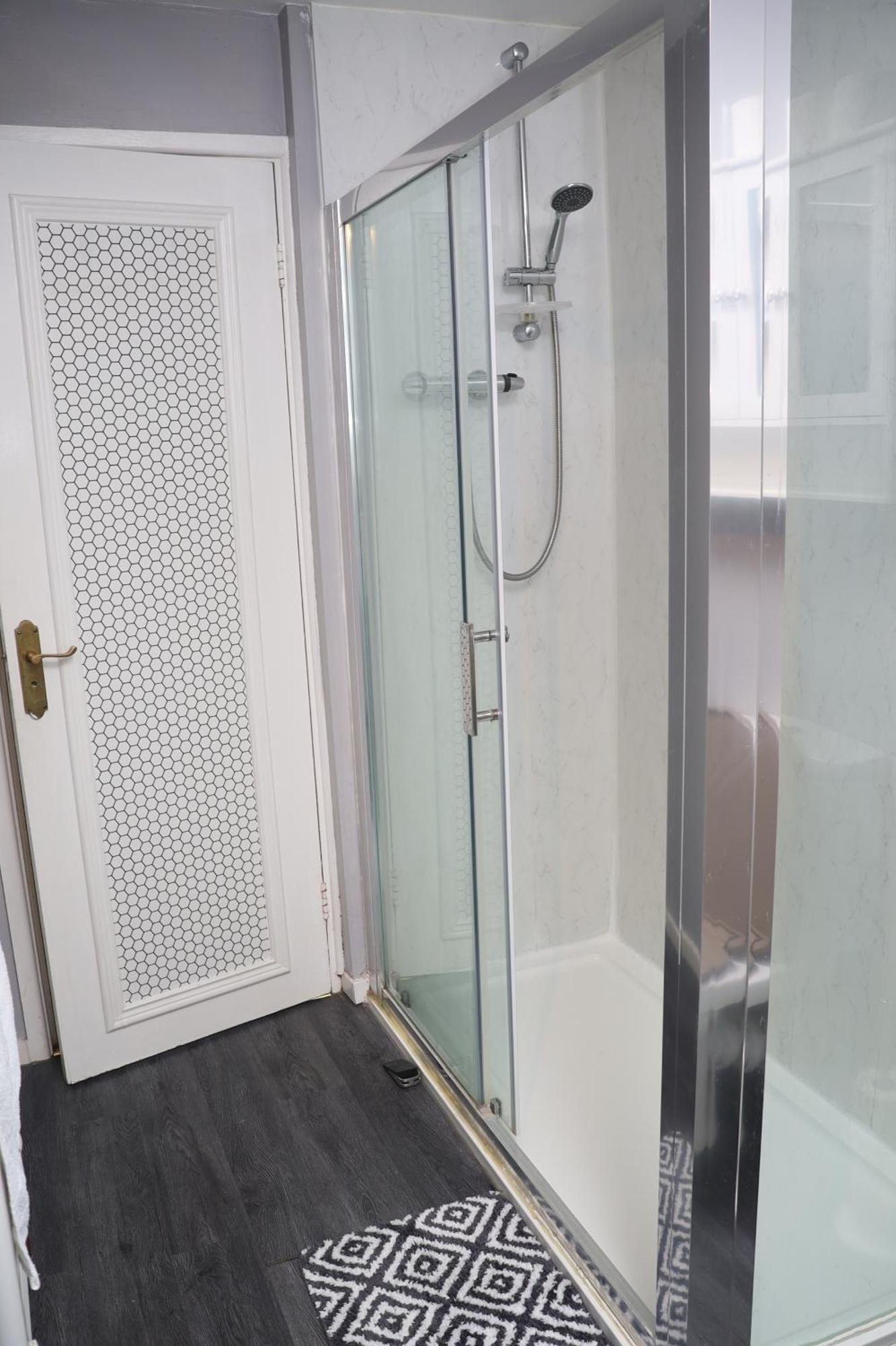 Superb 3 Bedroom Flat In Stafford Luaran gambar
